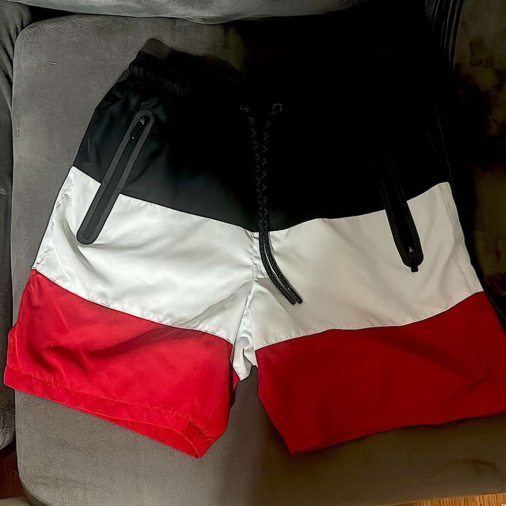 CSG. Men’s starboard shorts size small. Black, white and red. Barely worn.